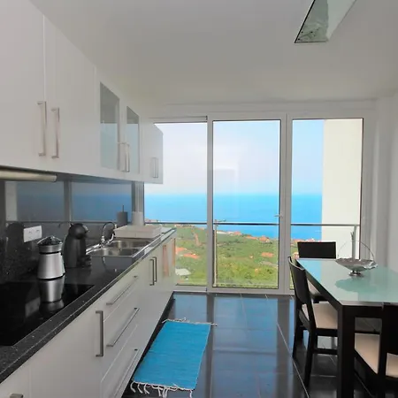 Farious A Arco da Calheta (Madeira)